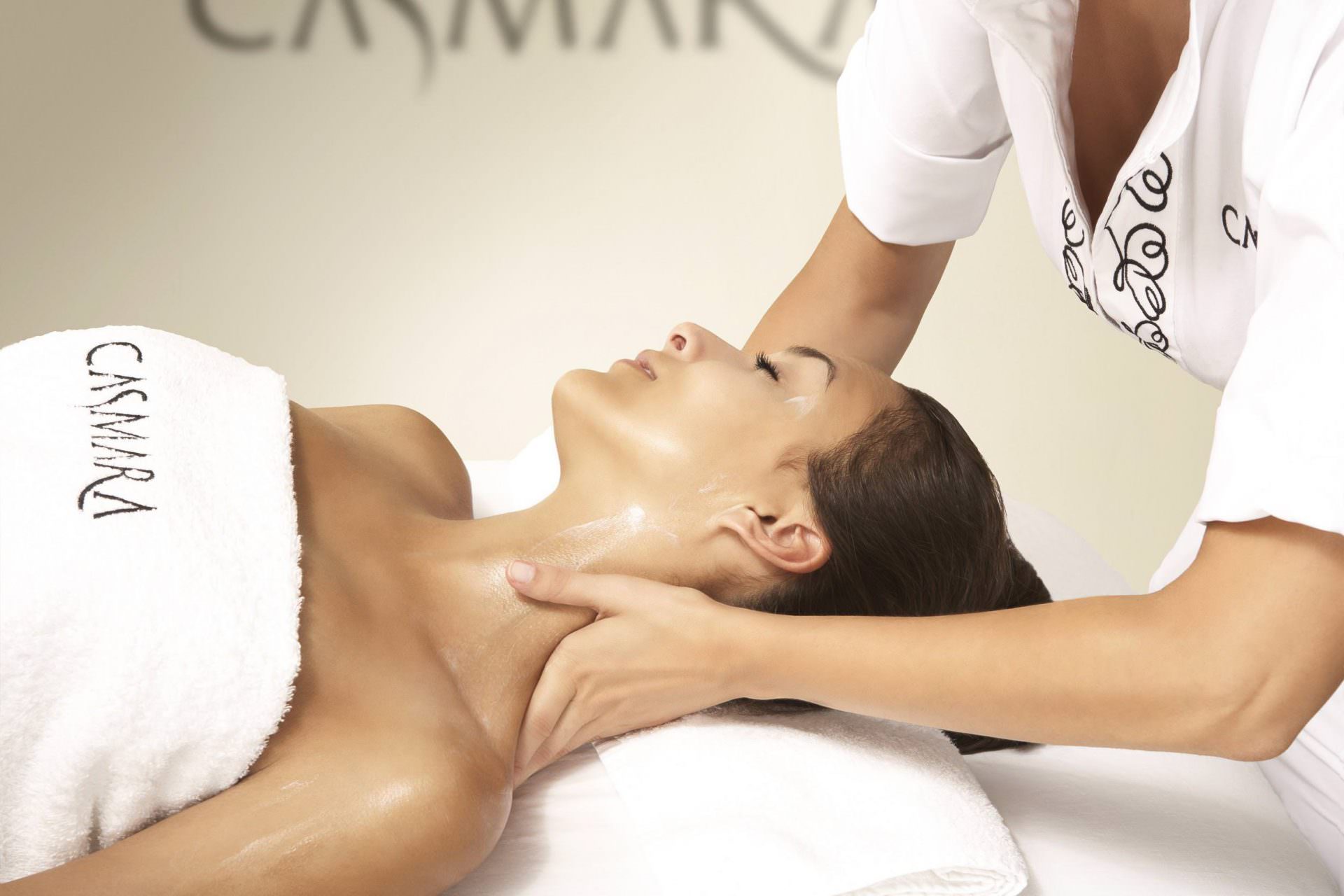 NEGA POLNA RAZVAJANJA S CASMARA MASKO, MASAŽO IN KRISTALI